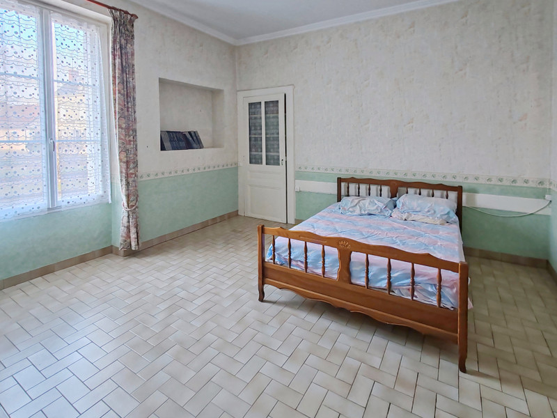 French property for sale in Scorbé-Clairvaux, Vienne - €199,000 - photo 4