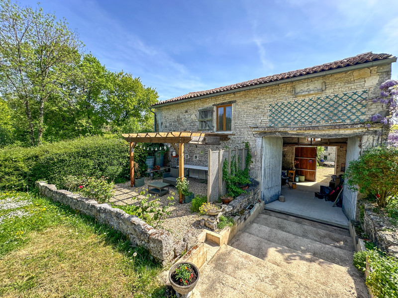 French property for sale in Beauvais-sur-Matha, Charente-Maritime - €299,600 - photo 1