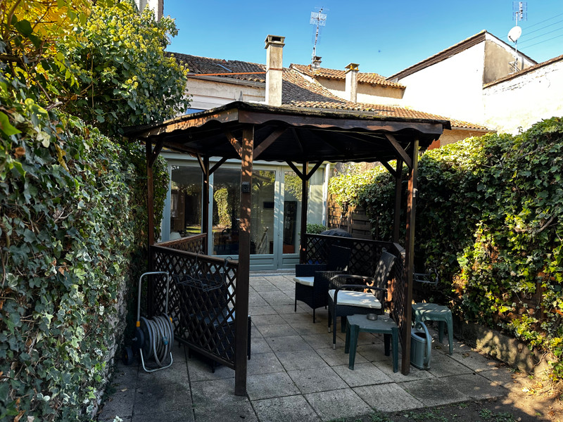 Propriété à vendre à Sainte-Foy-la-Grande, Gironde - 175 000 €