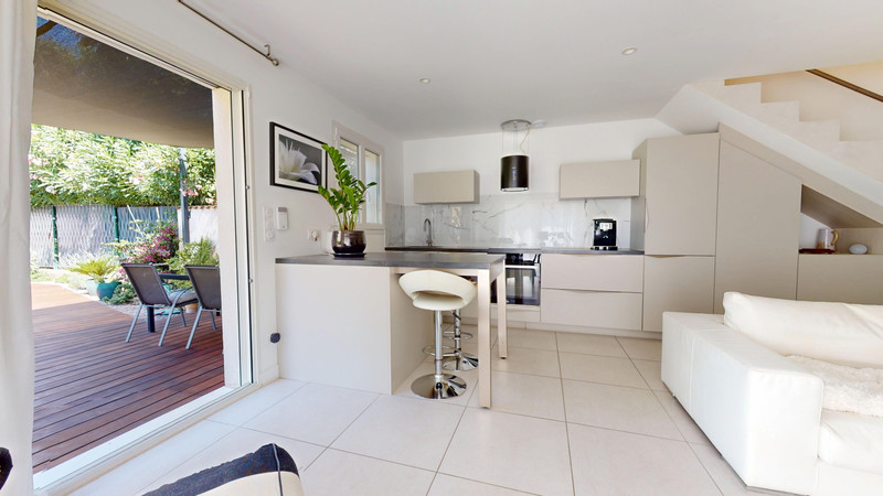 French property for sale in Sanary-sur-Mer, Var - €745,000 - photo 9