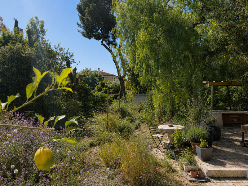 French property for sale in Toulon, Var - €399,999 - photo 1
