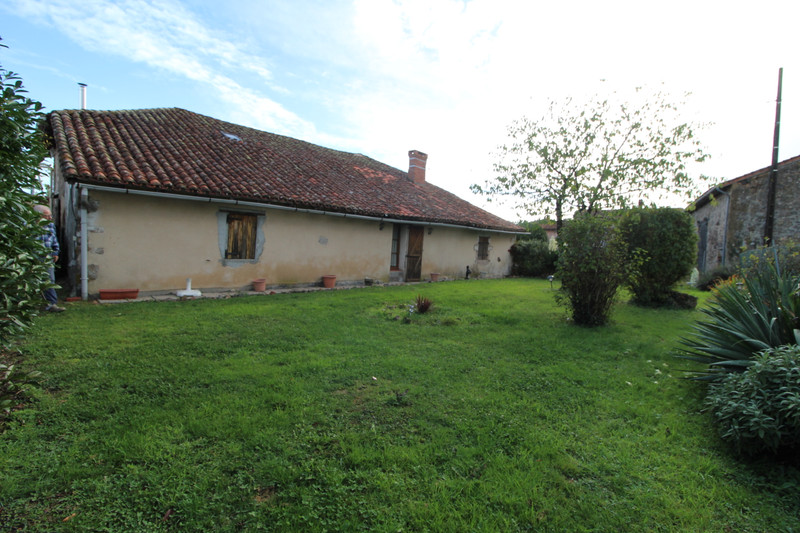 French property for sale in Abzac, Charente - &#8364;150,000 - photo 10