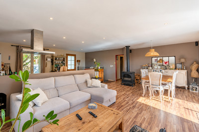 French property for sale in Ouveillan, Aude - €347,500 - photo 2