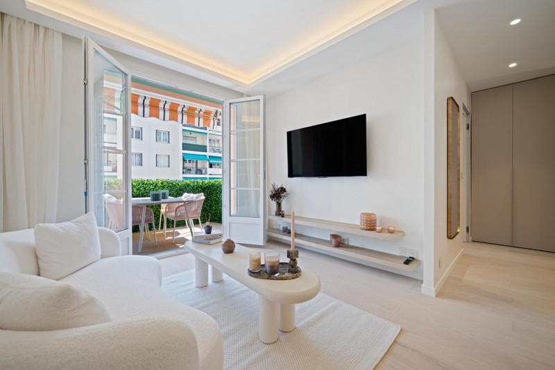 French property for sale in Nice, Alpes-Maritimes - €448,000 - photo 1