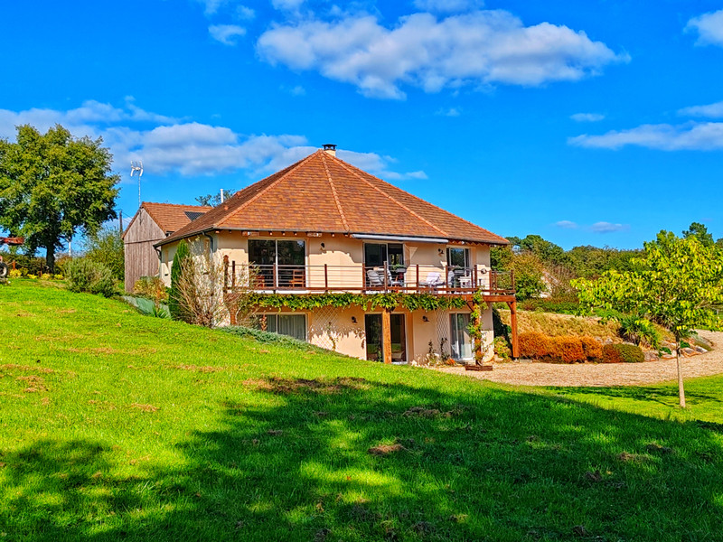 French property for sale in Senillé-Saint-Sauveur, Vienne - €428,550 - photo 0