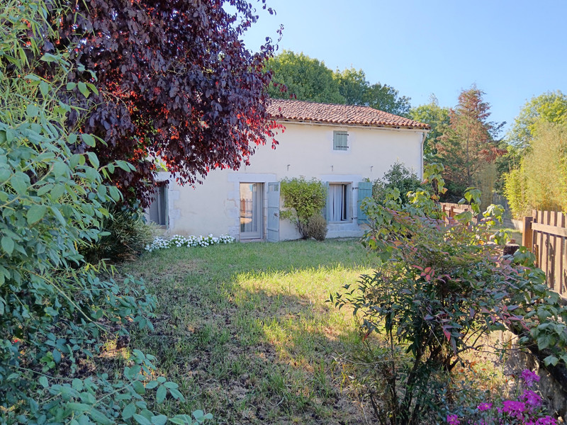 French property for sale in La Chapelle-Bâton, Vienne - €204,120 - photo 1