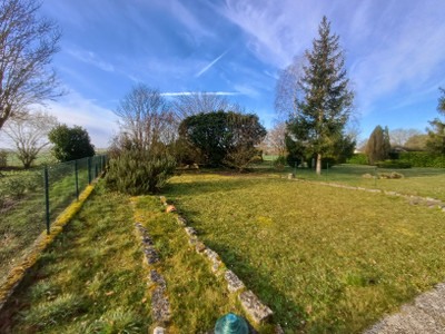 French property for sale in Fouqueure, Charente - €99,000 - photo 2
