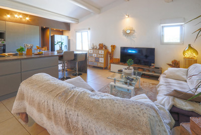 French property for sale in Villars, Vaucluse - €450,000 - photo 3