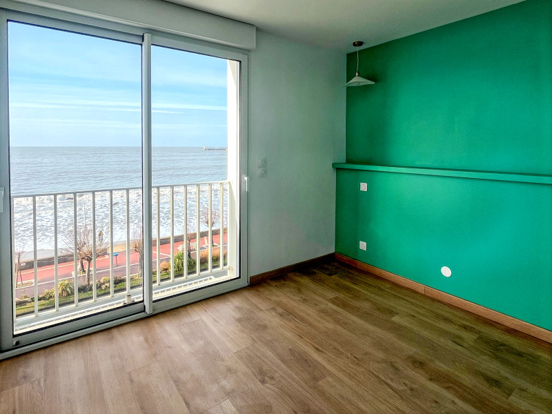 French property for sale in Royan, Charente-Maritime - €304,000 - photo 4