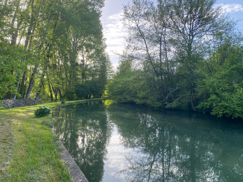 French property for sale in Saint-Claud, Charente - €318,000 - photo 2