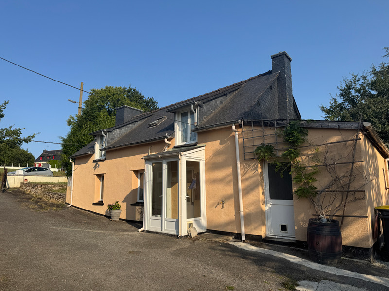French property for sale in Saint-Caradec, Côtes-d'Armor - €167,400 - photo 1