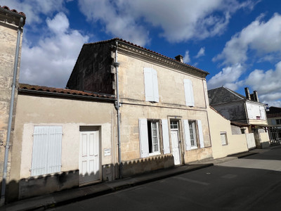 Maison à vendre à Saint-Même-les-Carrières, Charente, Poitou-Charentes, avec Leggett Immobilier