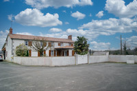 Guest house / gite for sale in Neuvy-Bouin Deux-Sèvres Poitou_Charentes
