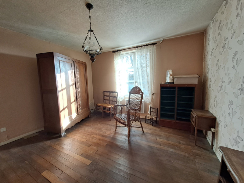 French property for sale in Gueugnon, Saône-et-Loire - €68,000 - photo 3