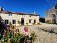 Maison à vendre à Ligné, Charente - 326 210 € - photo 1