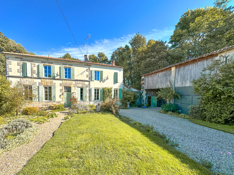 Maison à vendre à Saint-Sulpice-de-Cognac, Charente - 284 500 € - photo 1