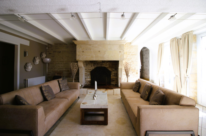 French property for sale in Villefagnan, Charente - €475,000 - photo 3