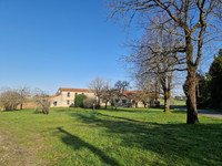 Propriété à vendre à Villebois-Lavalette, Charente - 162 000 € - photo n°1