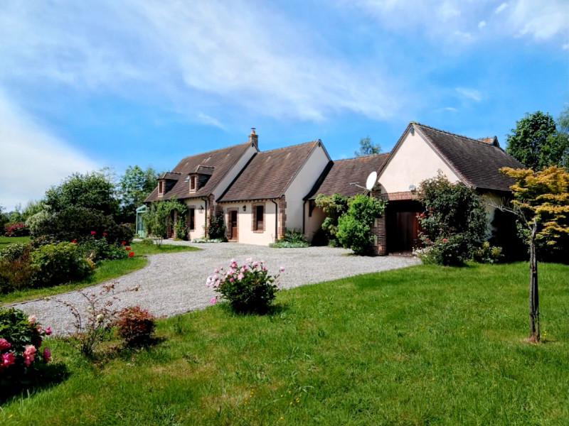 French property for sale in Saint-Martin-d'Écublei, Orne - €323,300 - photo 1