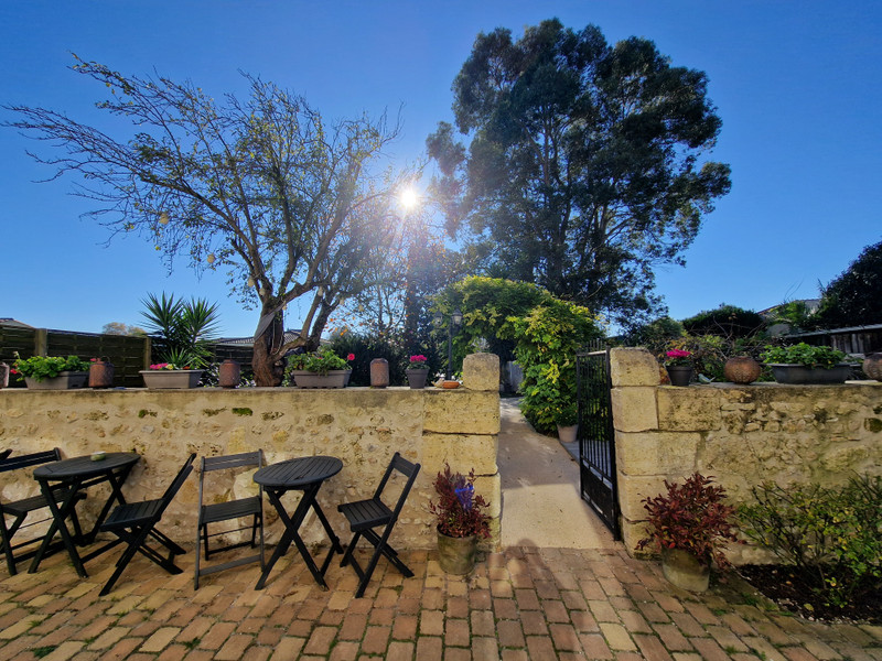 French property for sale in Pauillac, Gironde - €880,000 - photo 4