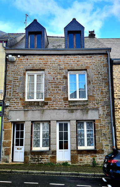 Maison à vendre à Gorron, Mayenne - 70 000 € - photo 1