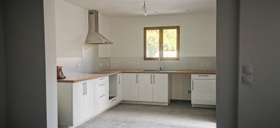 French property for sale in Avignon, Vaucluse - €288,000 - photo 2