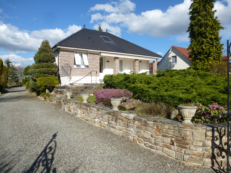 Maison à vendre à Saint-Sébastien, Creuse - 294.999 € - photo 1
