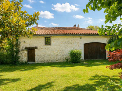 French property for sale in Néré, Charente-Maritime - €134,000 - photo 1