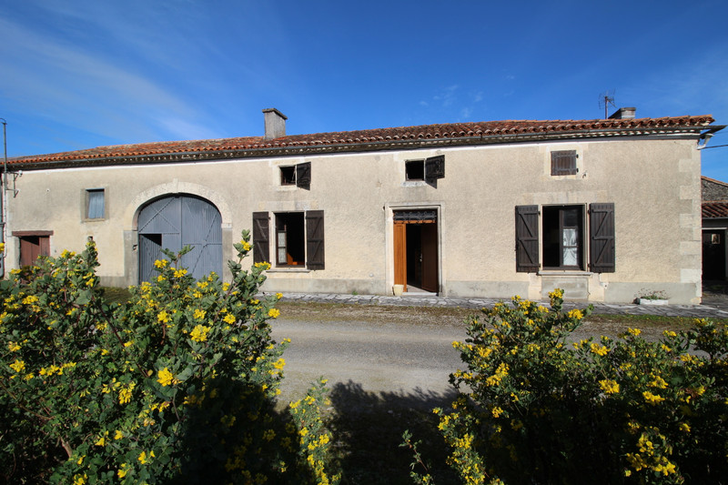 French property for sale in Couture-d'Argenson, Deux-Sèvres - €109,900 - photo 1