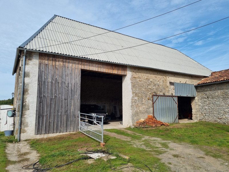 French property for sale in Montmorillon, Vienne - €590,000 - photo 7