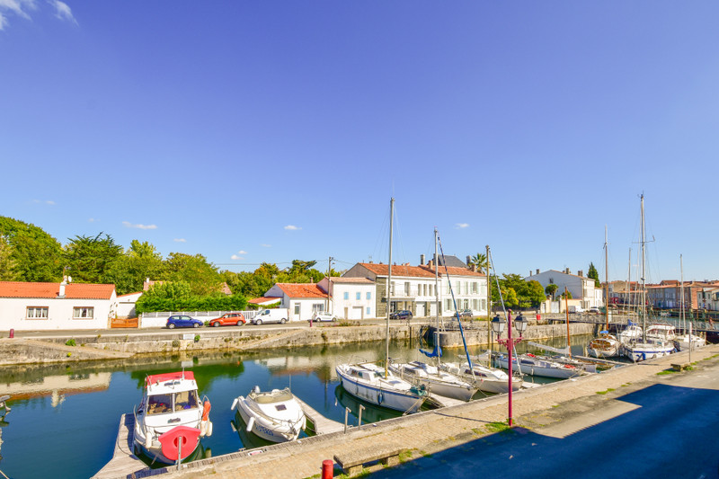 French property for sale in Marans, Charente-Maritime - €229,000 - photo 0