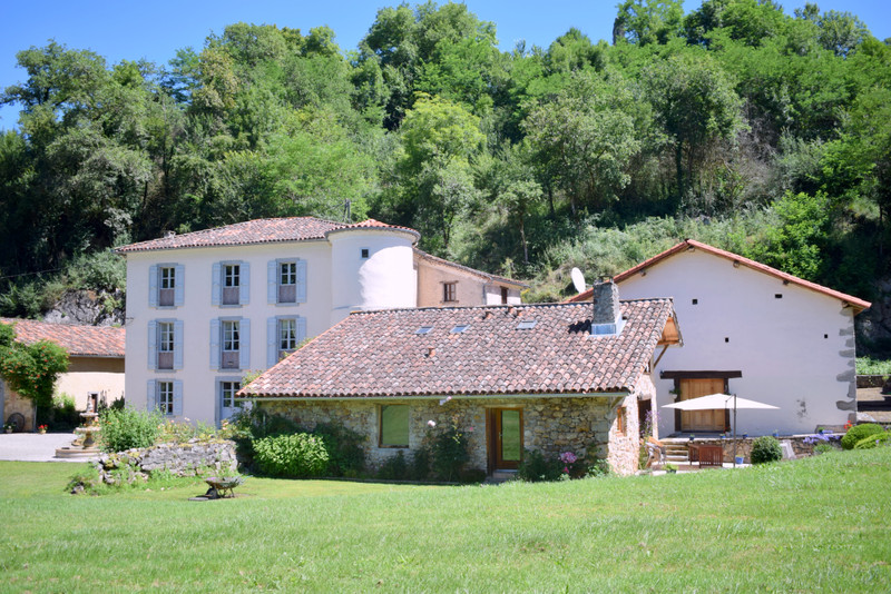 Chateau à vendre à Clermont, Ariège - 1 178 000 € - photo 1