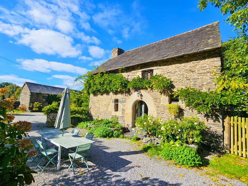 Propriété à vendre à Bon Repos sur Blavet, Côtes-d'Armor - 415 000 €