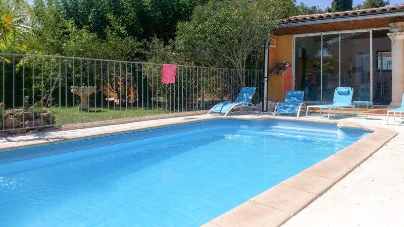French property for sale in Tresques, Gard - €575,000 - photo 2