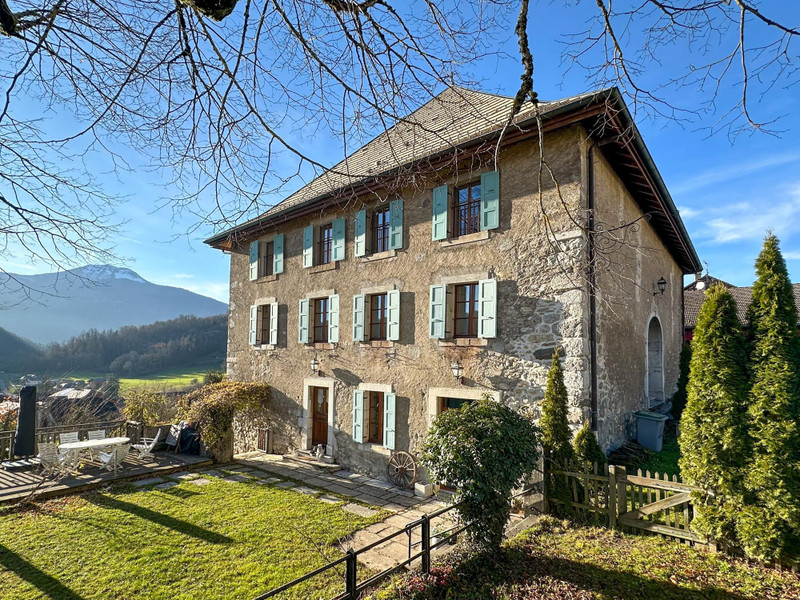 Ski property for sale in Les Gets - €1,295,000 - photo 0