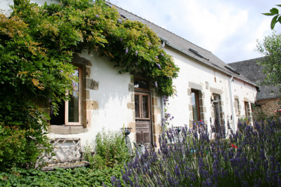 Maison à vendre à Saint-Martin-de-Connée, Mayenne, Pays de la Loire, avec Leggett Immobilier