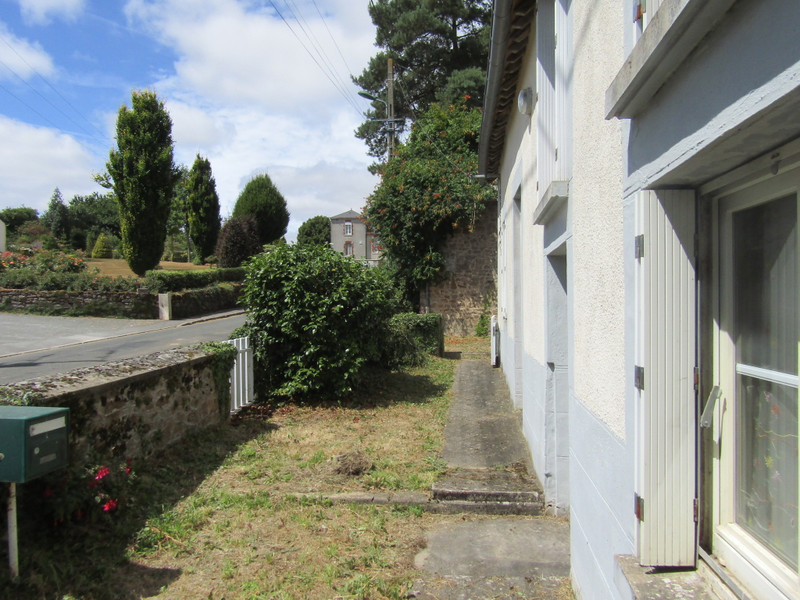 French property for sale in Saint-Thomas-de-Courceriers, Mayenne - &#8364;31,600 - photo 4