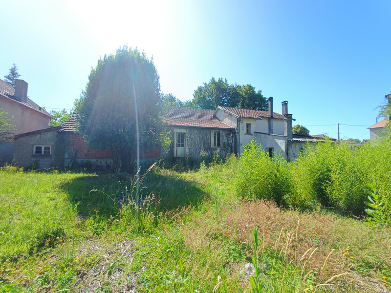 French property for sale in Chalais, Dordogne - €37,000 - photo 0