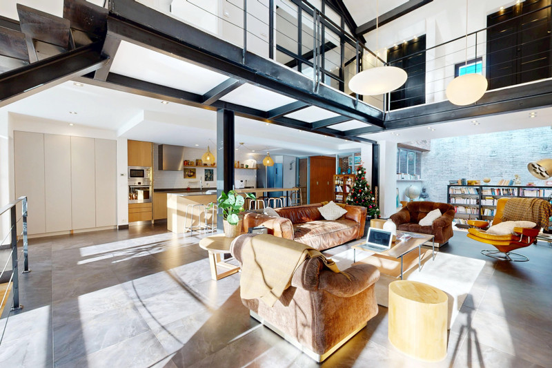 French property for sale in Nice, Alpes-Maritimes - €1,350,000 - photo 2