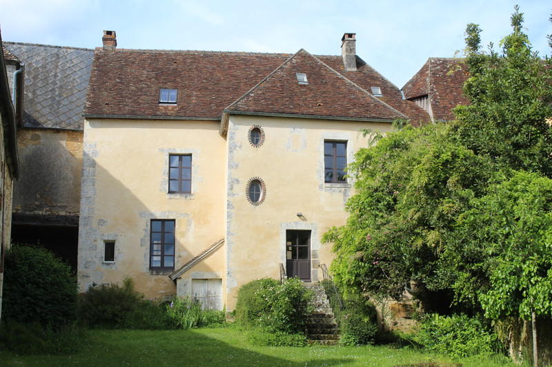 Maison à vendre à Mortagne-au-Perche, Orne - 430.000 € - photo 1