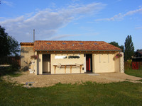 Maison à vendre à Saint-Séverin, Charente - 323 300 € - photo 2