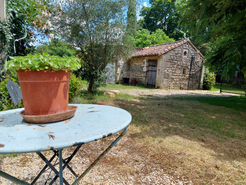 French property for sale in Angoulême, Charente - €338,000 - photo 6