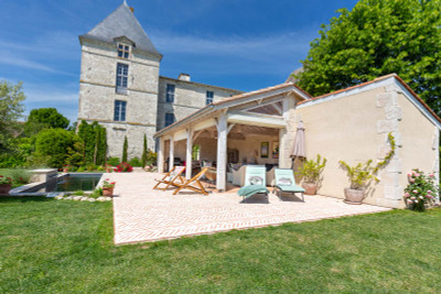 chateau for sale in Dordogne