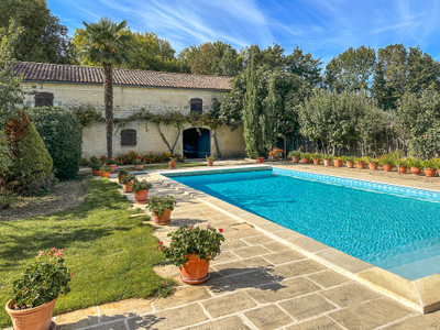 French property for sale in Bazauges, Charente-Maritime - €530,000 - photo 3