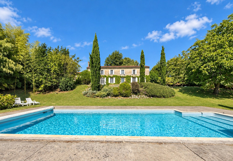 French property for sale in Mombrier, Gironde - €420,000 - photo 5