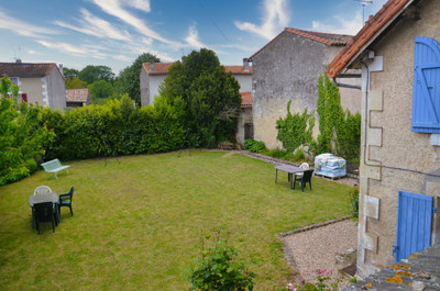 Maison à vendre à La Mothe-Saint-Héray, Deux-Sèvres, Poitou-Charentes, avec Leggett Immobilier