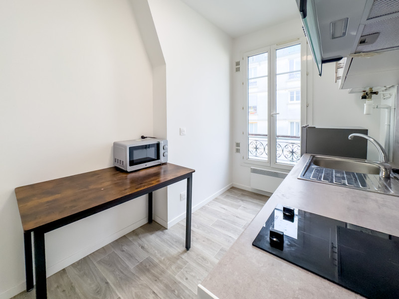 French property for sale in Paris 18e Arrondissement, Paris - €320,000 - photo 4