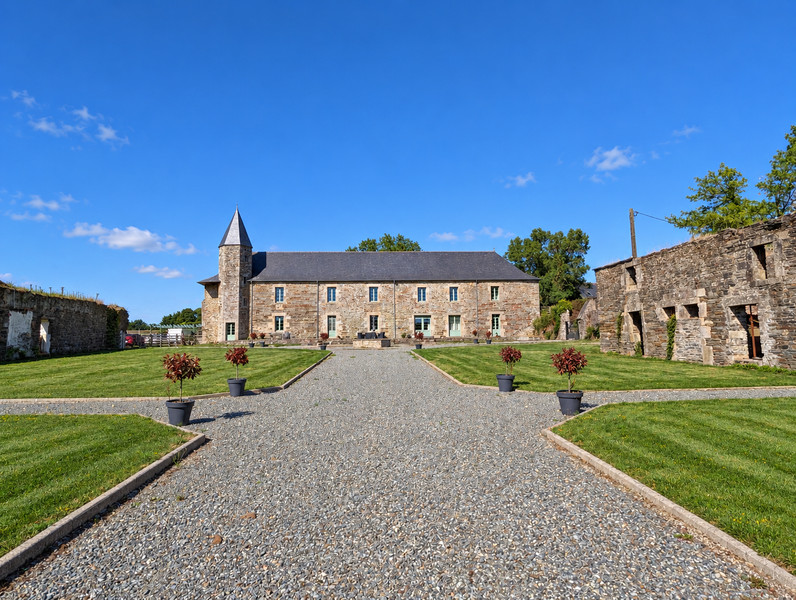 French property for sale in Plévin, Côtes-d'Armor - €815,000 - photo 1