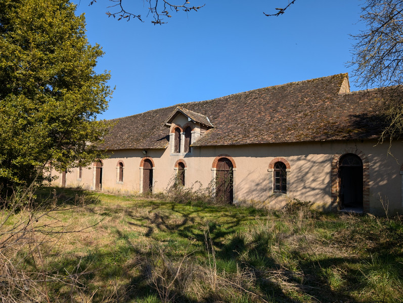 French property for sale in Courcival, Sarthe - €424,000 - photo 6