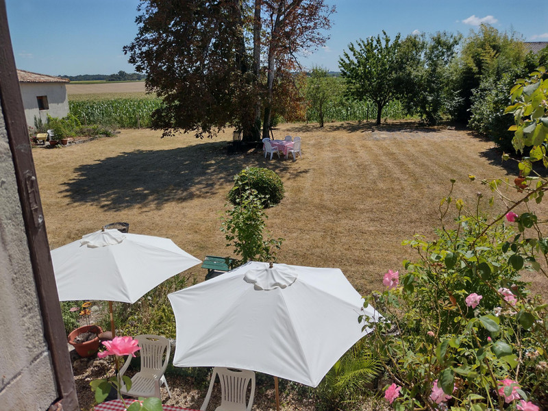 French property for sale in Nieul-le-Virouil, Charente-Maritime - &#8364;267,500 - photo 3